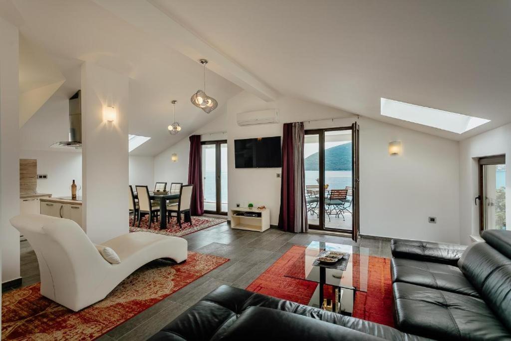 Apartments Joy Herceg Novi Eksteriør bilde