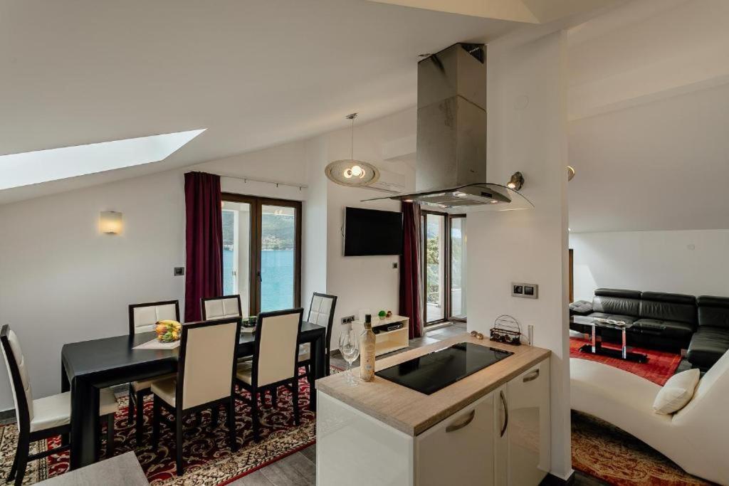 Apartments Joy Herceg Novi Eksteriør bilde