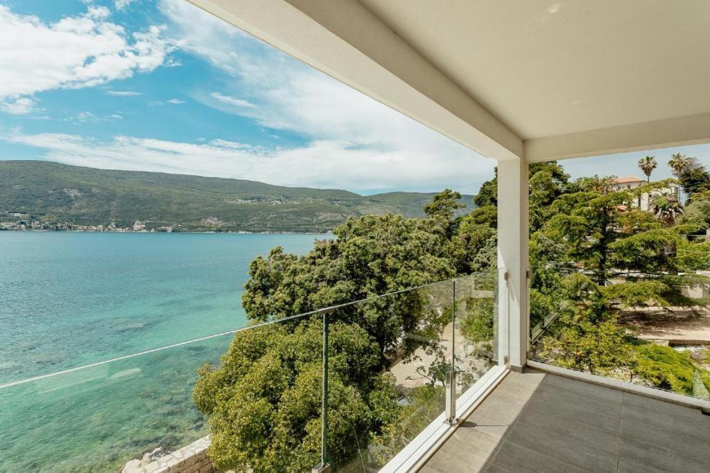 Apartments Joy Herceg Novi Eksteriør bilde