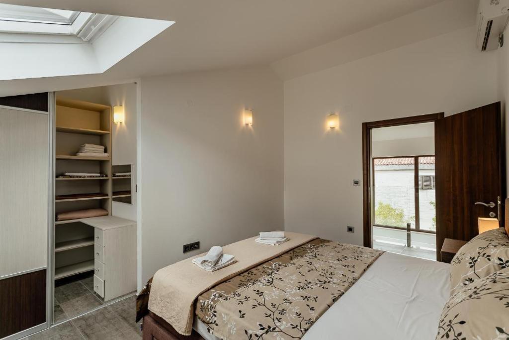 Apartments Joy Herceg Novi Eksteriør bilde