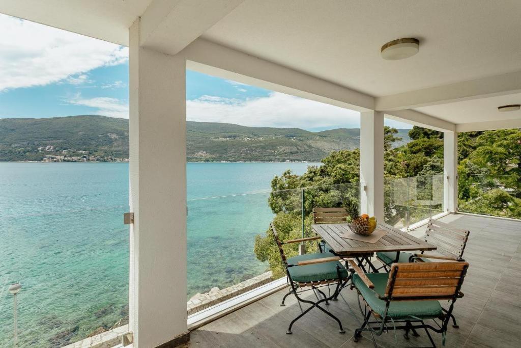Apartments Joy Herceg Novi Eksteriør bilde