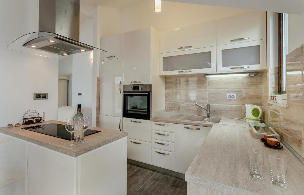 Apartments Joy Herceg Novi Eksteriør bilde