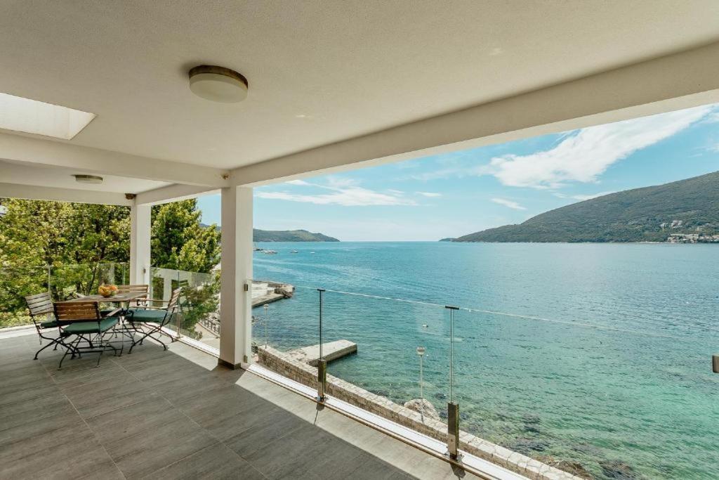 Apartments Joy Herceg Novi Eksteriør bilde