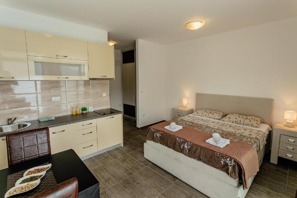 Apartments Joy Herceg Novi Eksteriør bilde