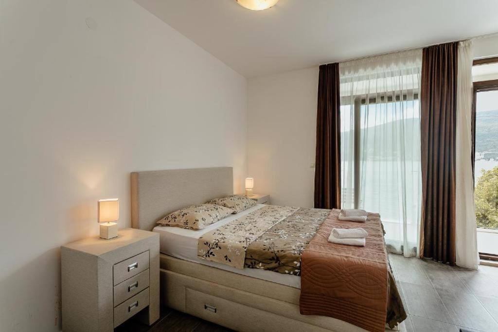 Apartments Joy Herceg Novi Eksteriør bilde
