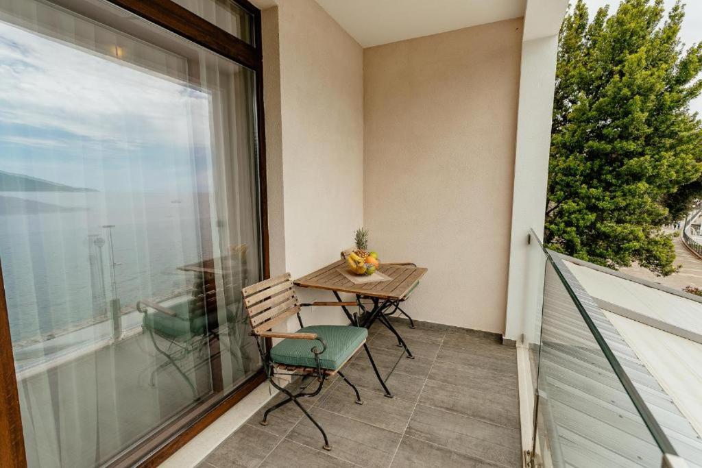 Apartments Joy Herceg Novi Eksteriør bilde
