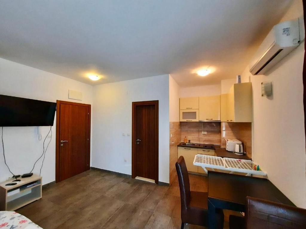 Apartments Joy Herceg Novi Eksteriør bilde