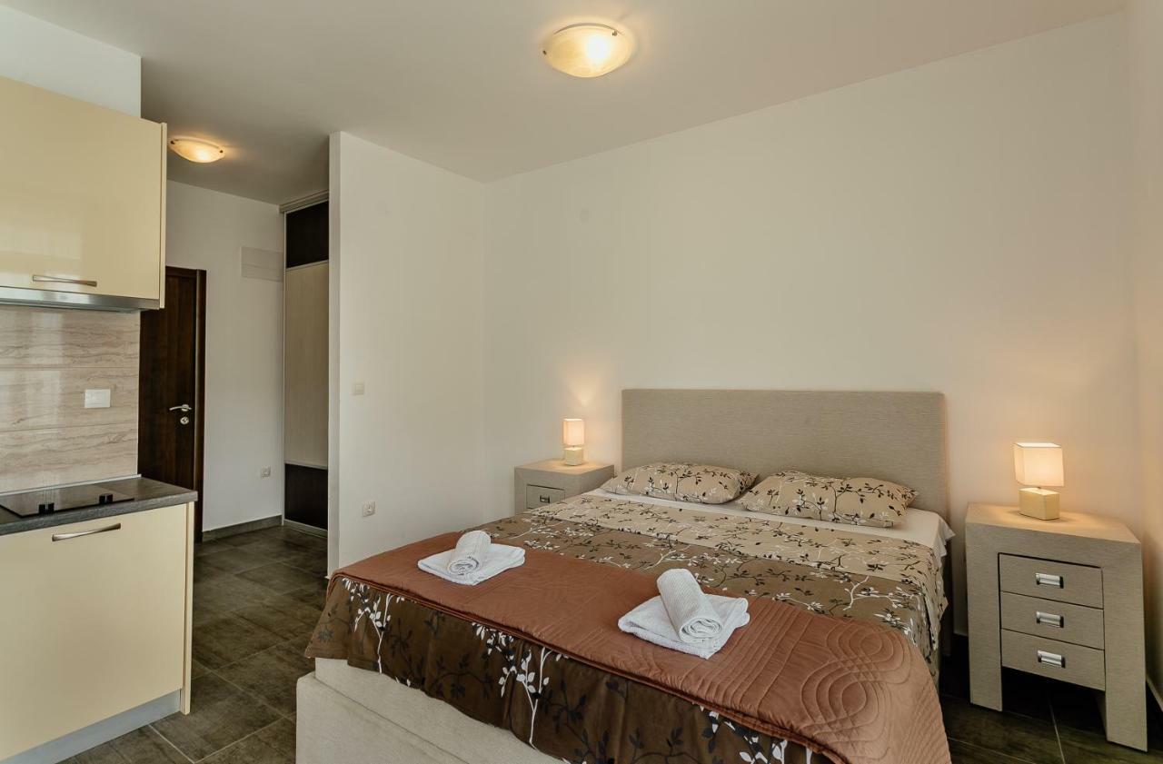 Apartments Joy Herceg Novi Eksteriør bilde