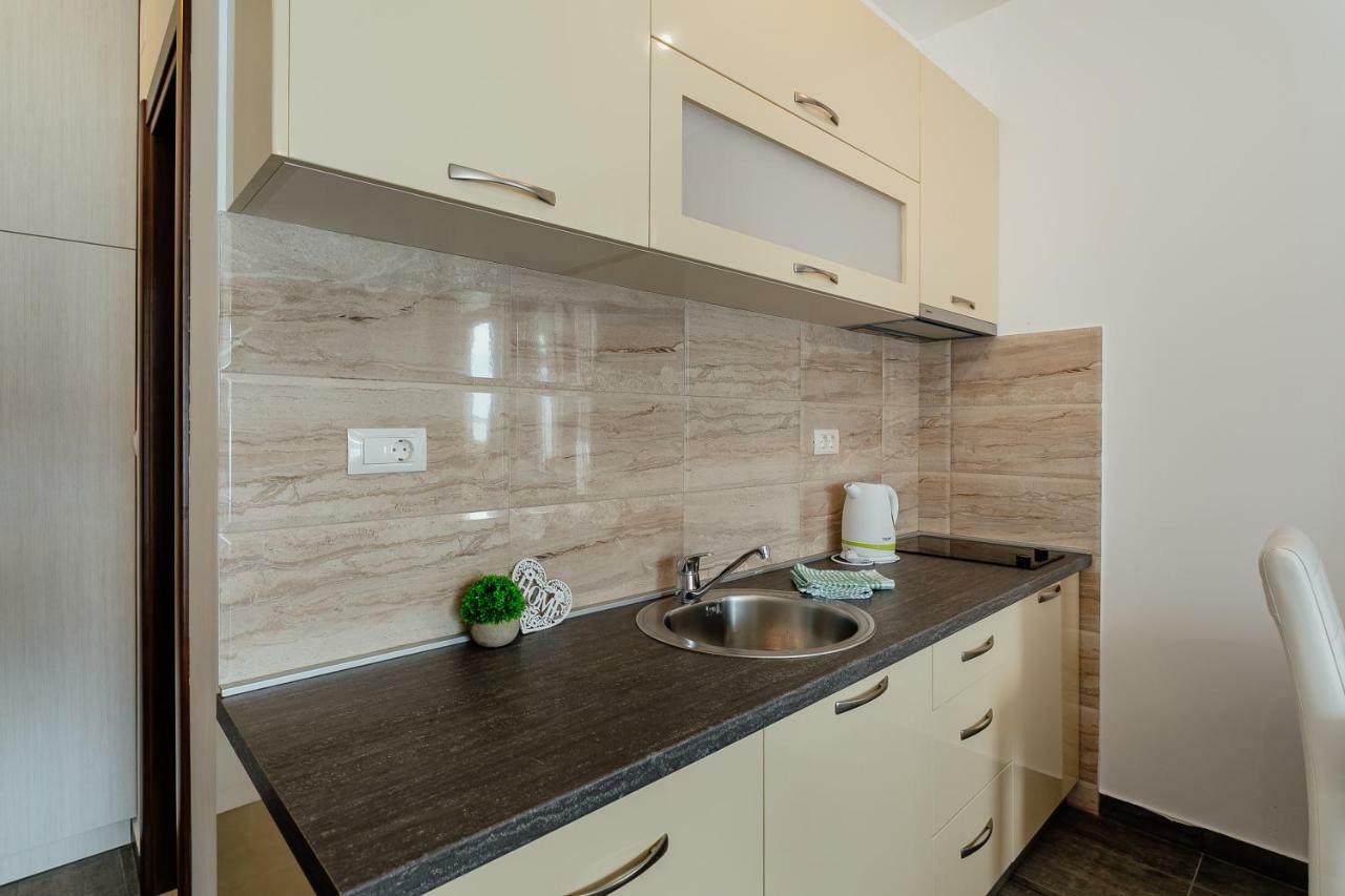 Apartments Joy Herceg Novi Eksteriør bilde