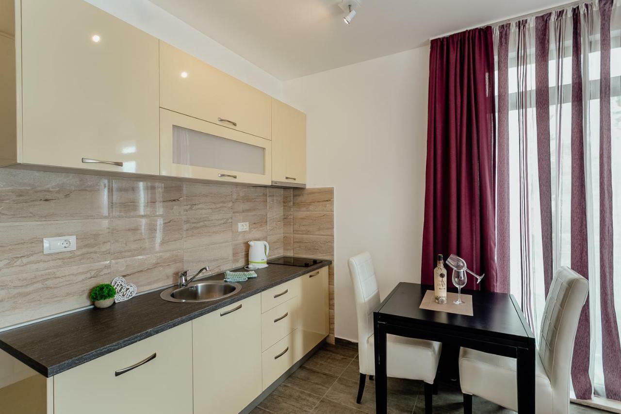 Apartments Joy Herceg Novi Eksteriør bilde