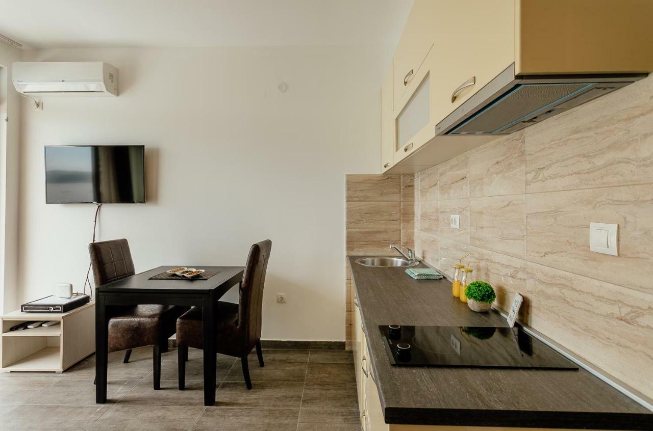 Apartments Joy Herceg Novi Eksteriør bilde
